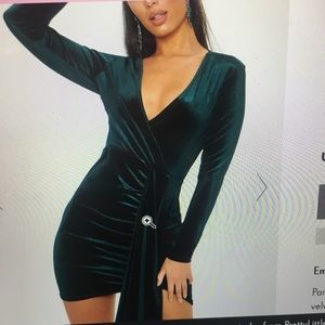 Emerald velvet long sleeve mini dress